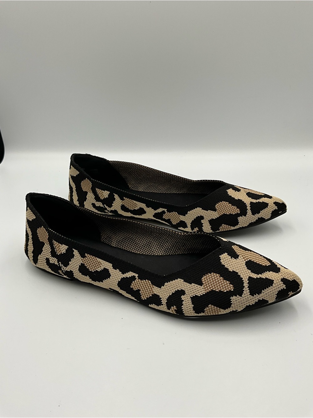 MIA Flats Size 8 Leopard Knit Pointed Toe Flats - Black and Beige